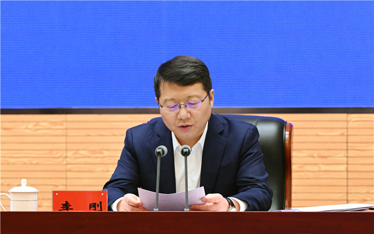 省委常委、省委组织部部长、省委巡视工作领导小组副组长李刚主持会议。_副本.jpg